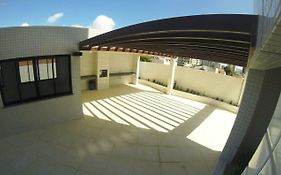 Apartamento com três quartos, bem aconchegante e localizado na farolândia, todos os quartos com ar condicionado